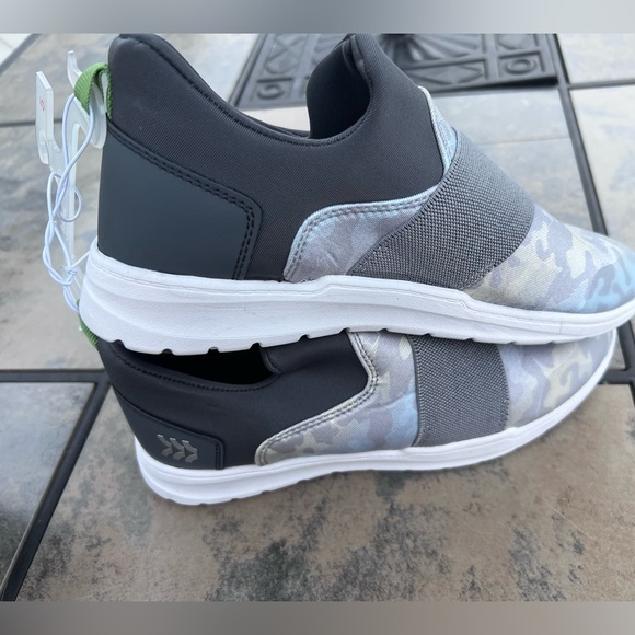 NWT All in Motion Camo Print Women’s Sneakers - Picture 5 of 7